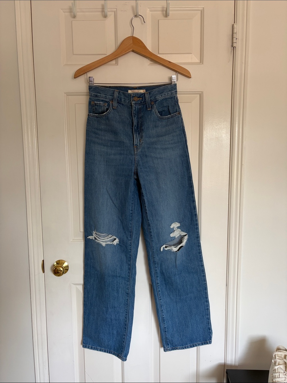 Levi's High Waisted Straight Jeans Distressed Light Wash | Size 24